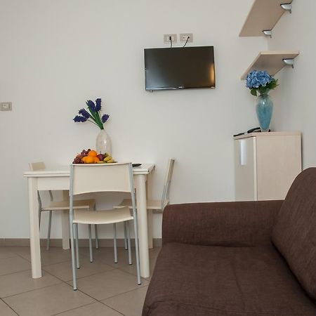 Residence Art Rimini Bagian luar foto