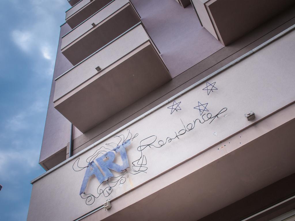 Residence Art Rimini Bagian luar foto