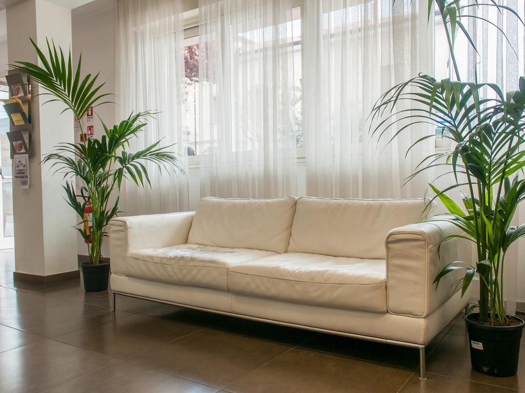 Residence Art Rimini Bagian luar foto