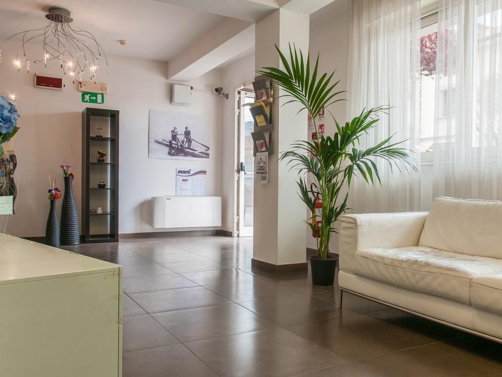 Residence Art Rimini Bagian luar foto